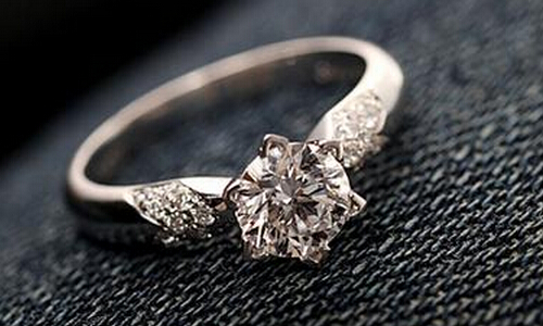 [新聞] 求婚用什麼戒指 世界十大婚戒品牌盤點